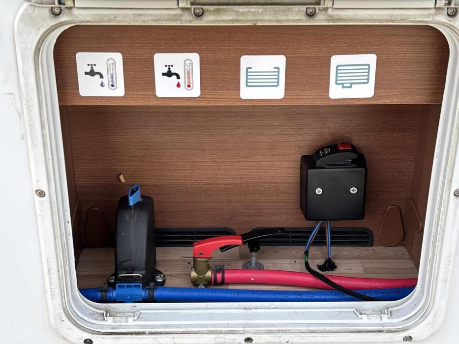 LMC BREEZER V636 2016