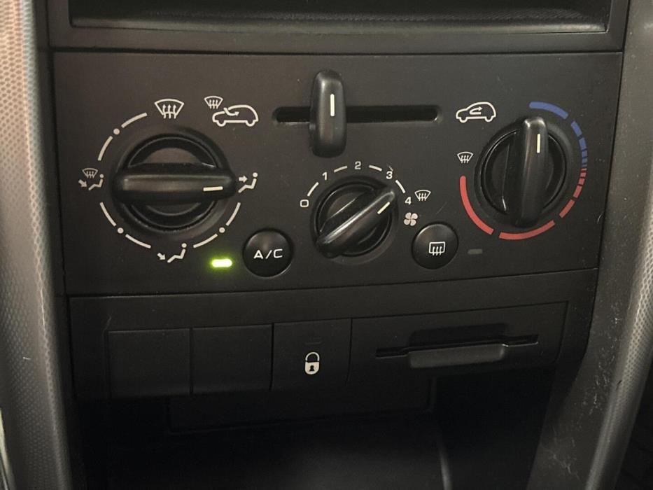 PEUGEOT 207 2007