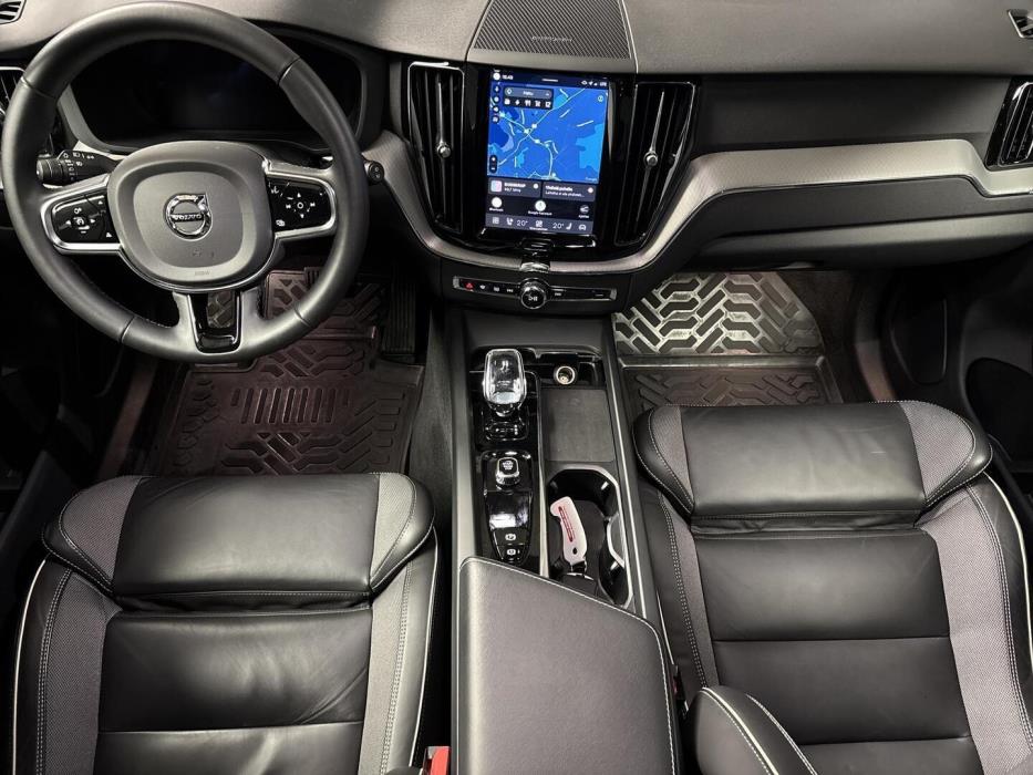 VOLVO XC60 2024