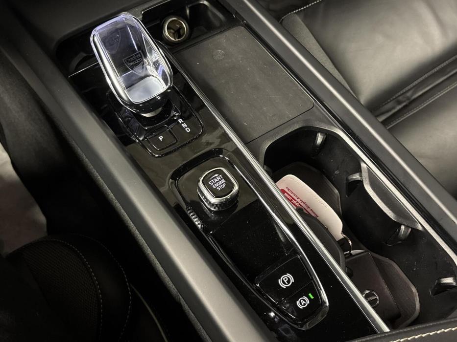 VOLVO XC60 2024