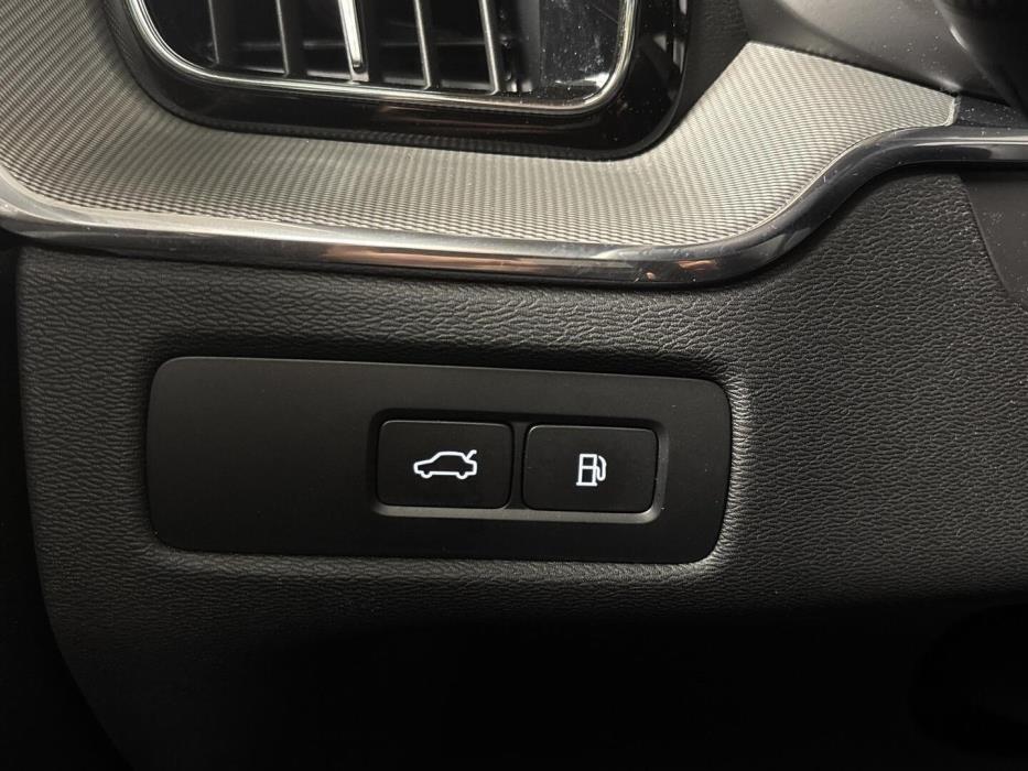 VOLVO XC60 2024