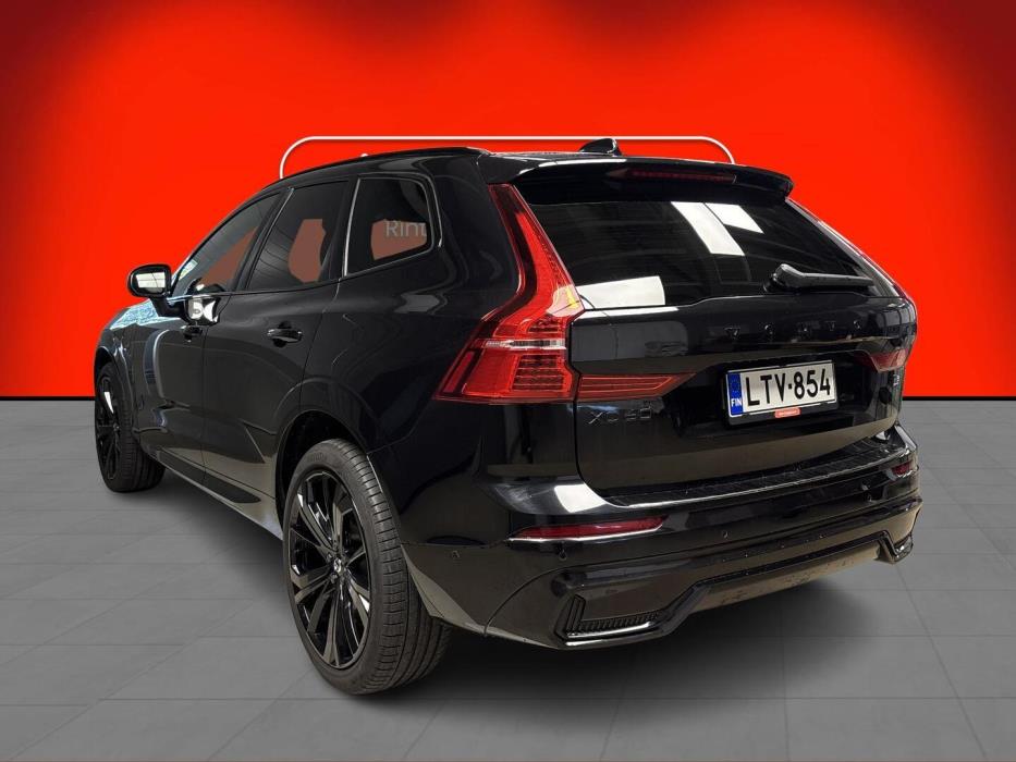 VOLVO XC60 2024