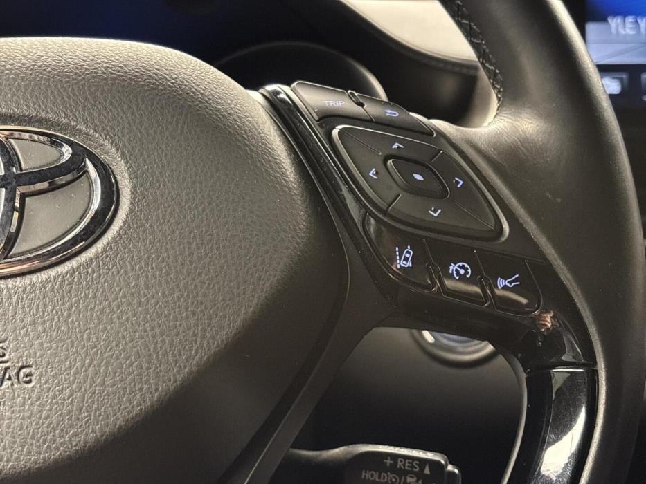 TOYOTA C-HR 2019