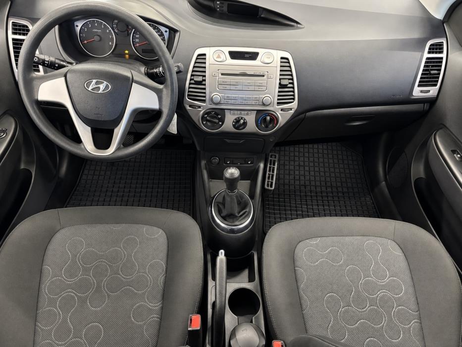HYUNDAI i20 2011