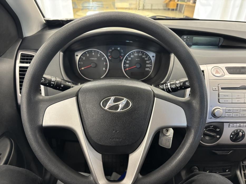 HYUNDAI i20 2011