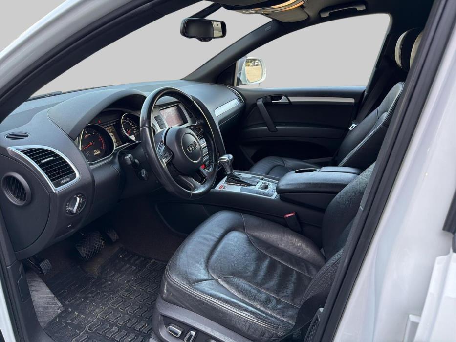 AUDI Q7 2012