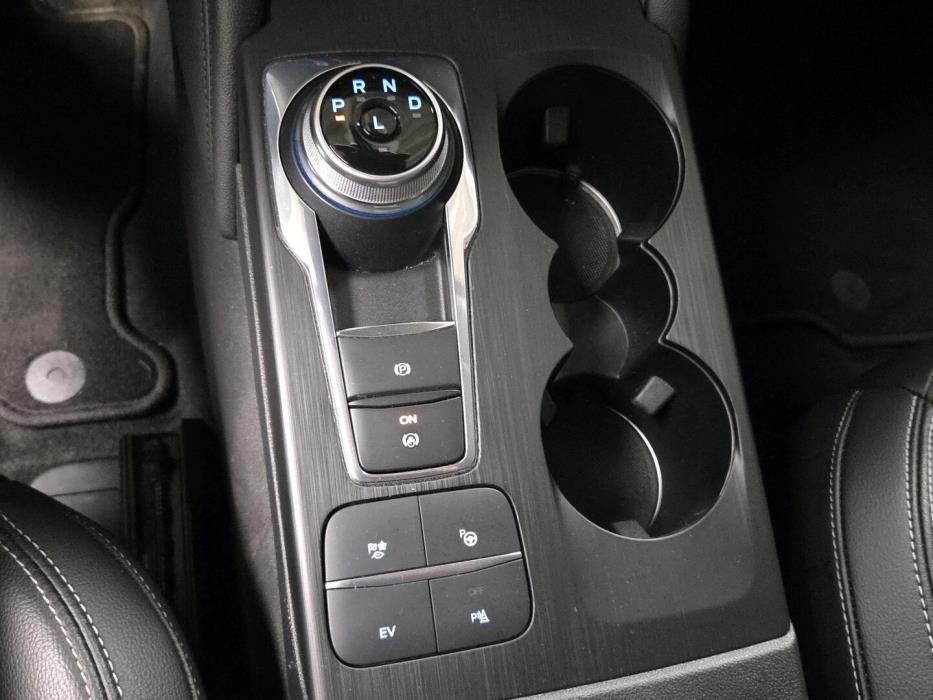 FORD Kuga 2023