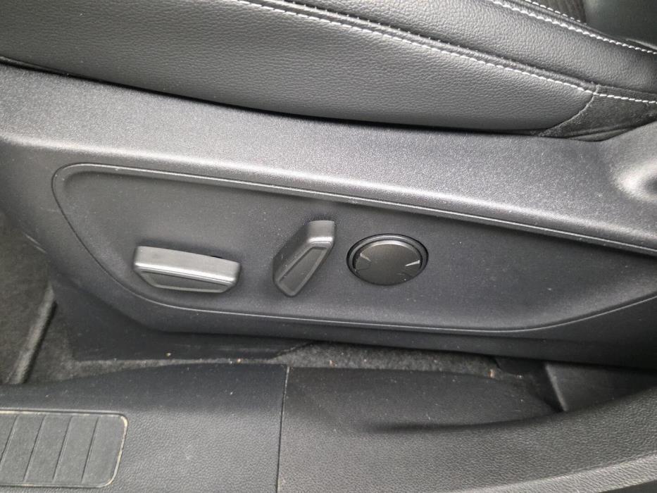 FORD Kuga 2023