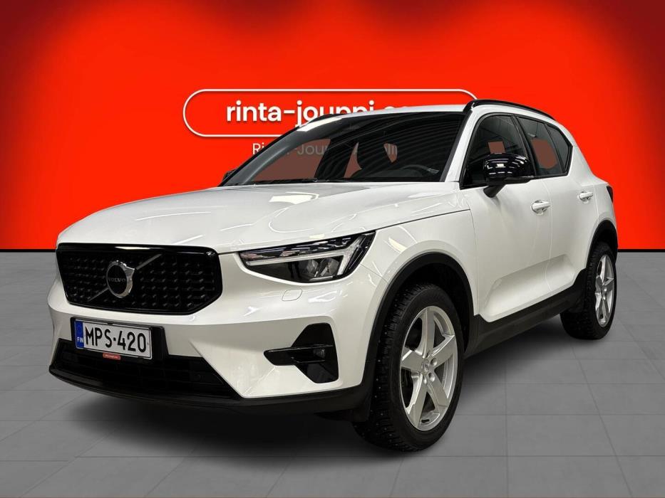 VOLVO XC40 2024