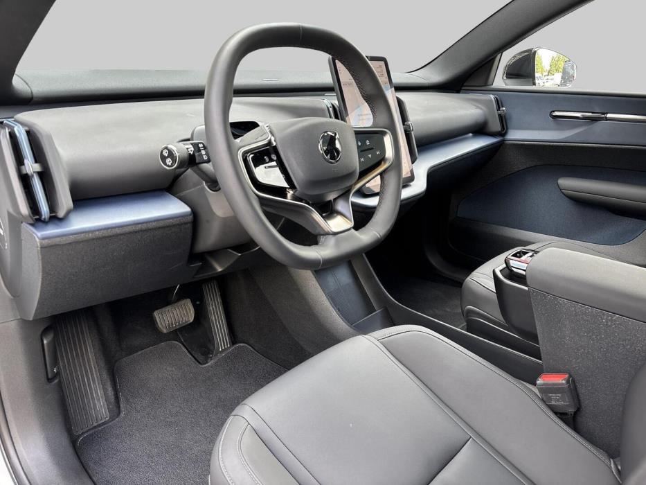 VOLVO EX30 2024