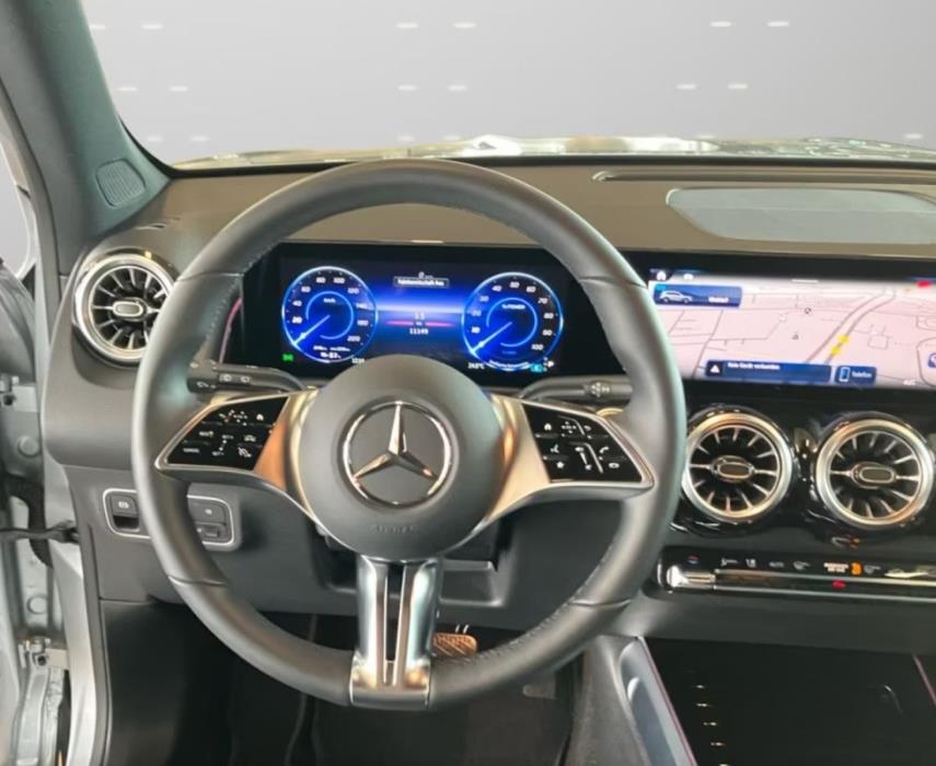 MERCEDES-BENZ EQB 2024