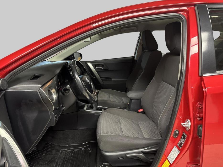 TOYOTA Auris 2013
