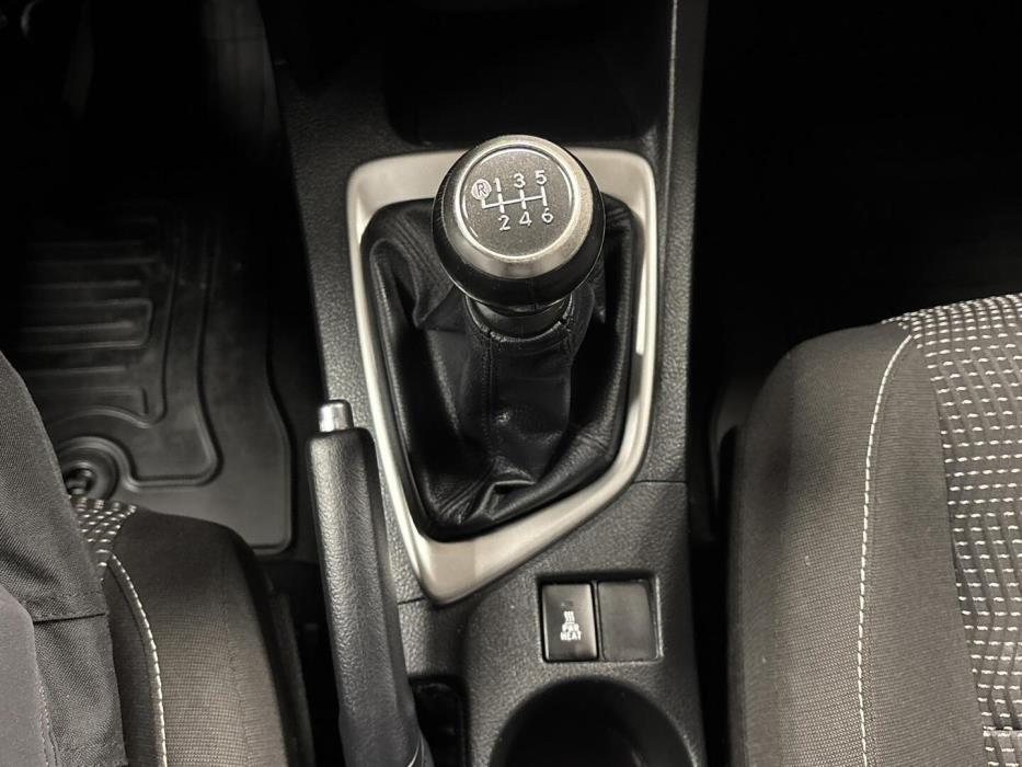 TOYOTA Auris 2013