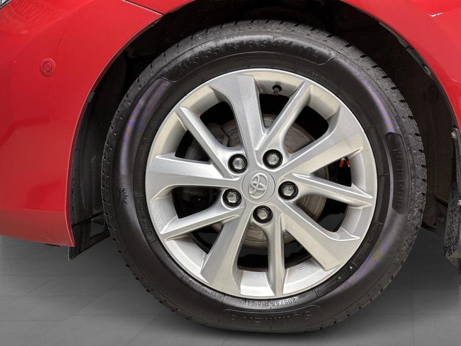 TOYOTA Auris 2013