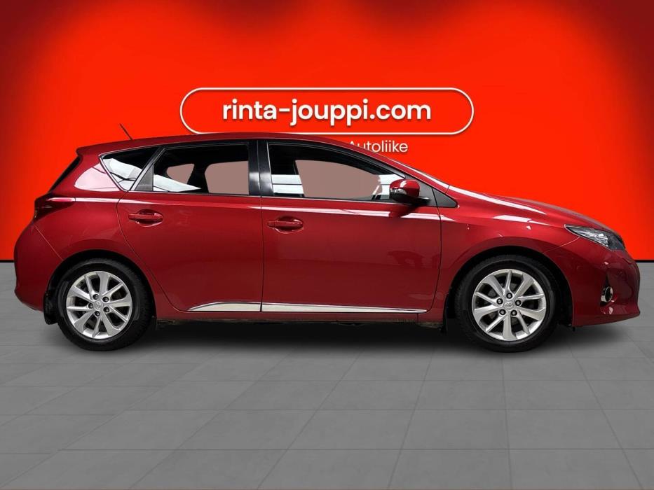 TOYOTA Auris 2013
