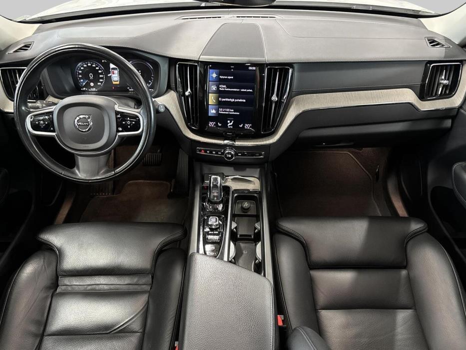 VOLVO XC60 2018