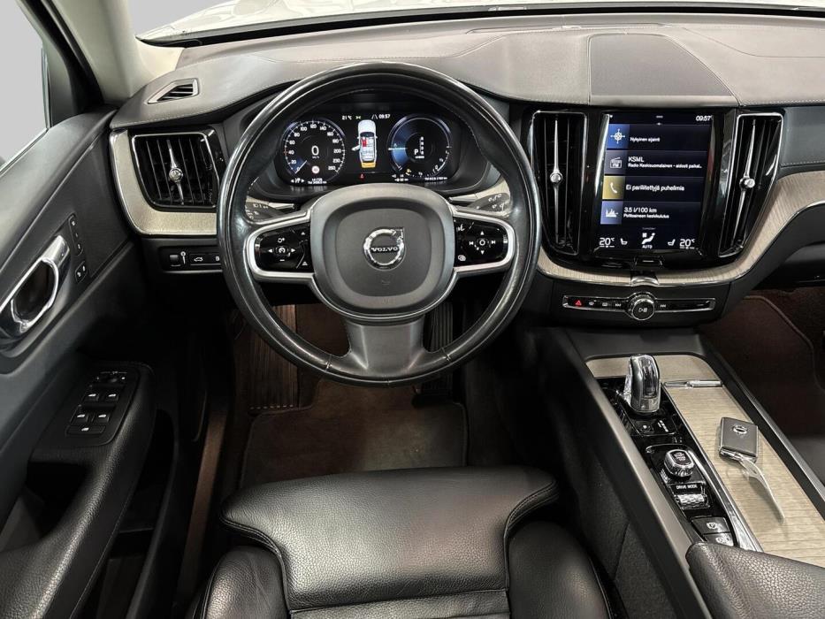 VOLVO XC60 2018