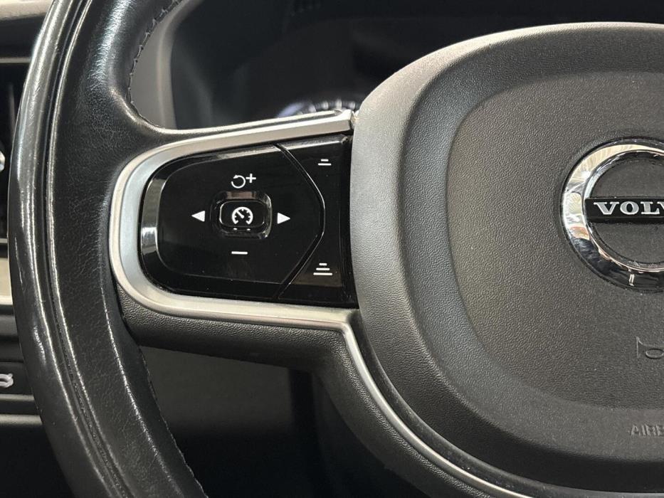 VOLVO XC60 2018