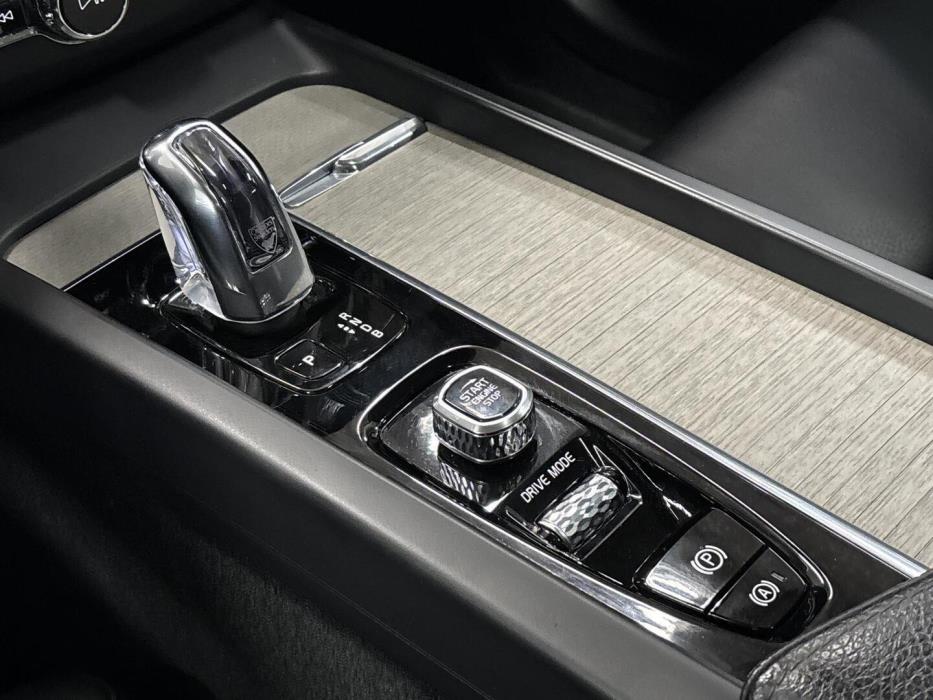 VOLVO XC60 2018