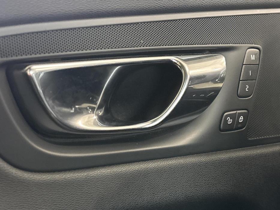 VOLVO XC60 2018