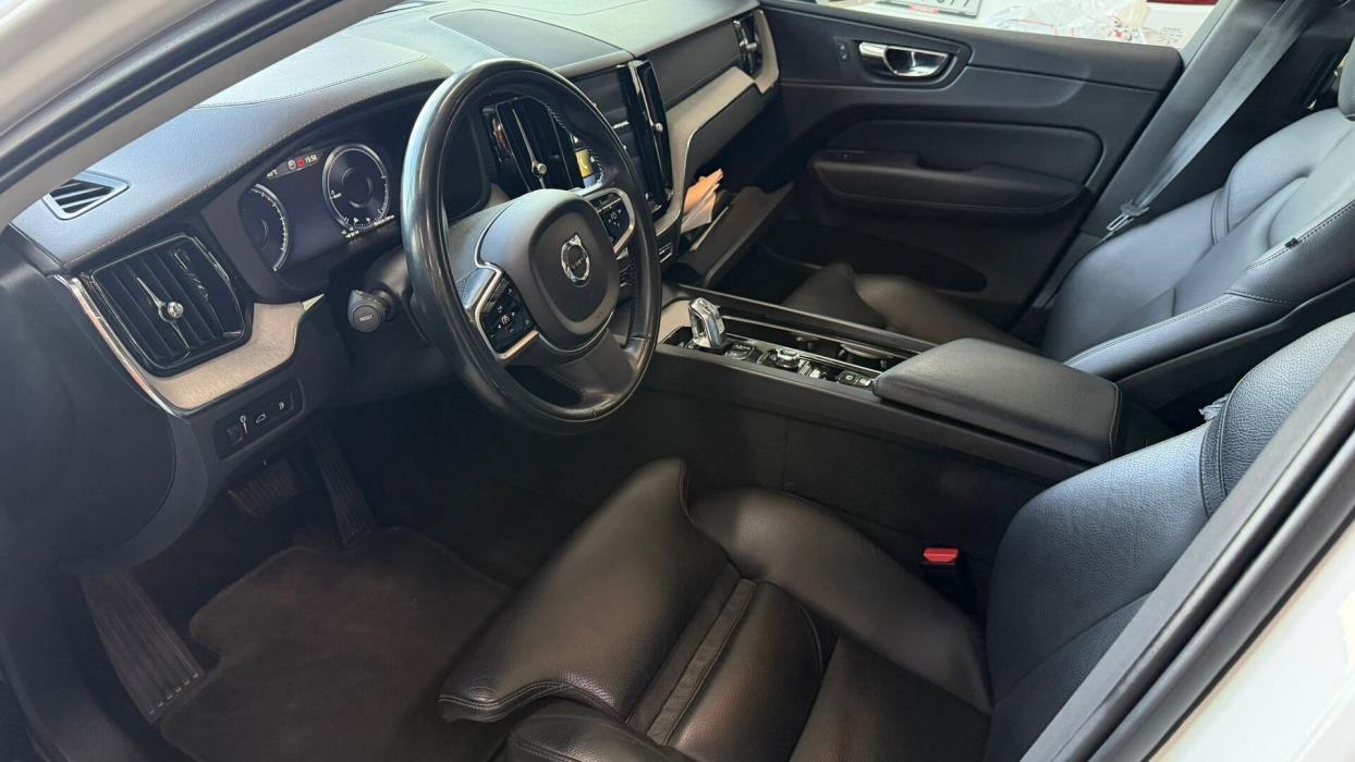 VOLVO XC60 2018