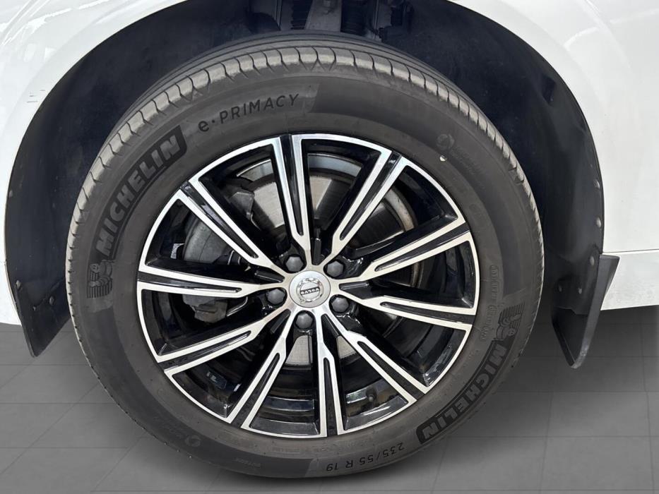 VOLVO XC60 2018