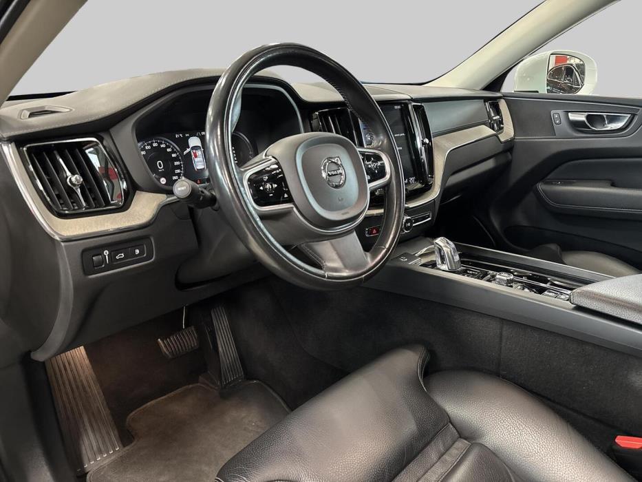 VOLVO XC60 2018