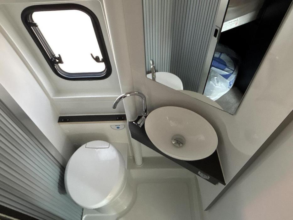 ADRIA TWIN SUPREME 2020