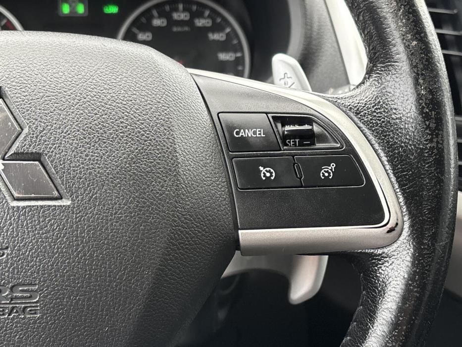 MITSUBISHI L200 2016