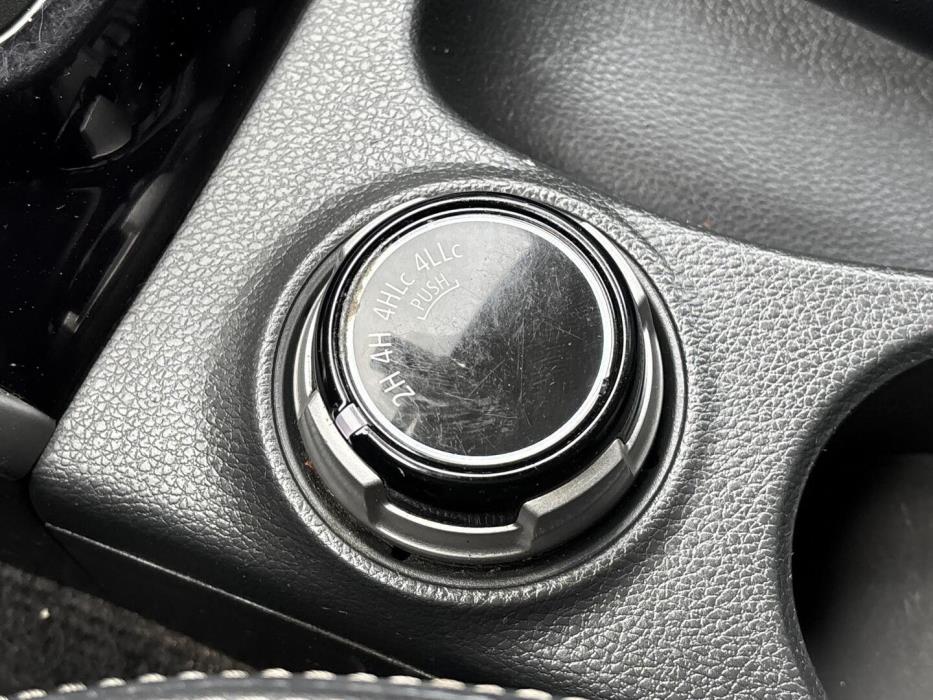 MITSUBISHI L200 2016