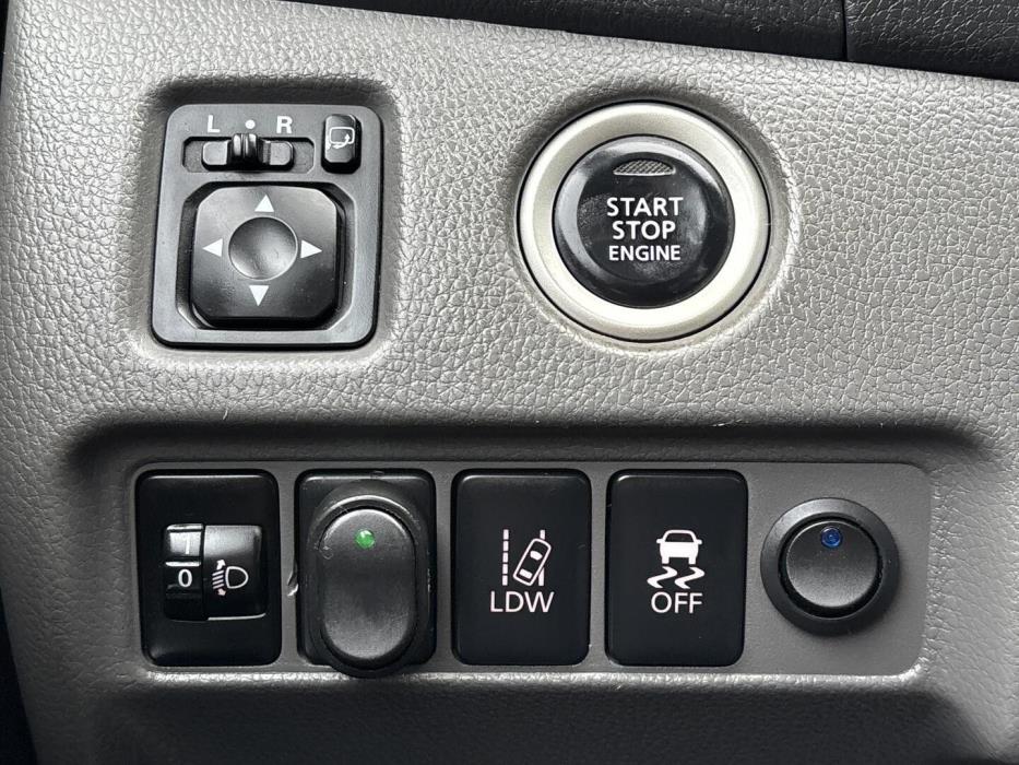 MITSUBISHI L200 2016