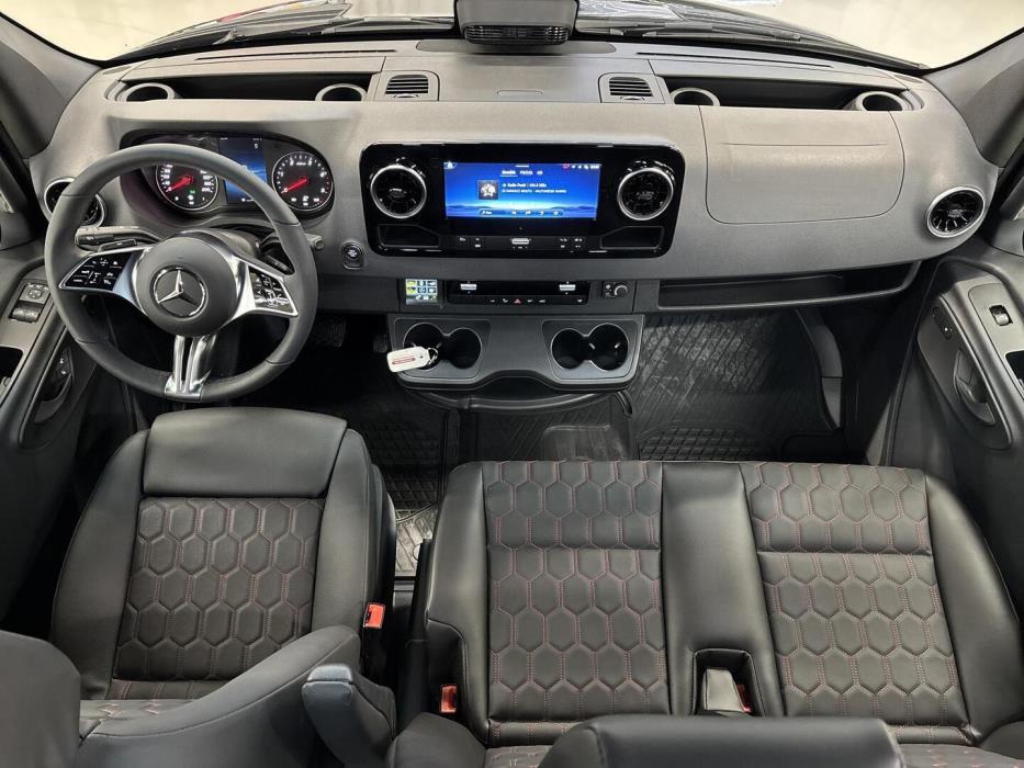 MERCEDES-BENZ SPRINTER 2025