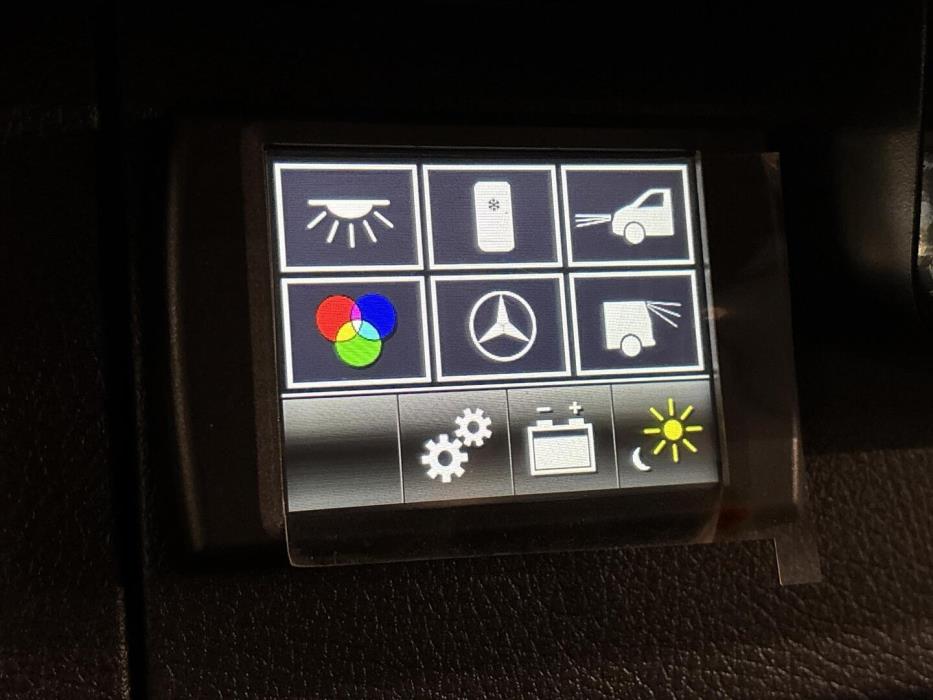 MERCEDES-BENZ SPRINTER 2025