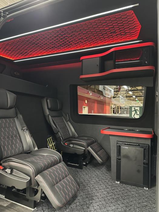 MERCEDES-BENZ SPRINTER 2025