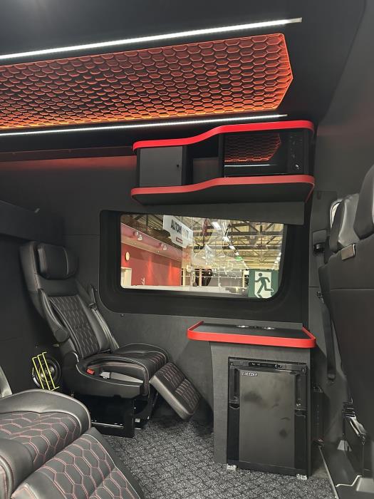 MERCEDES-BENZ SPRINTER 2025