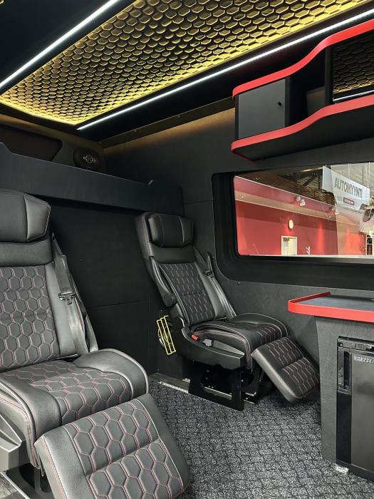 MERCEDES-BENZ SPRINTER 2025