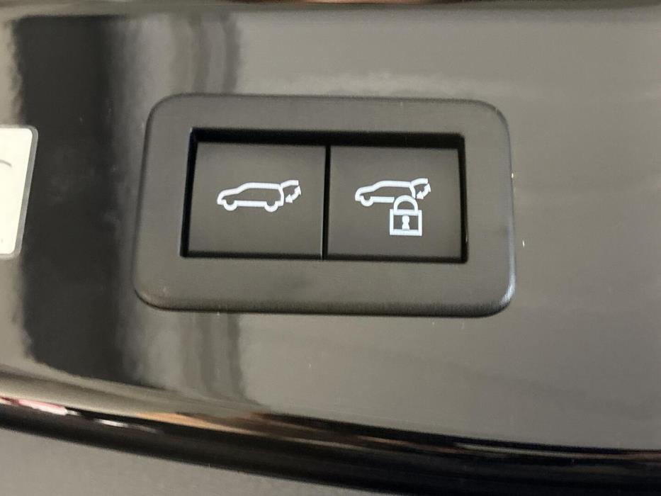 TOYOTA C-HR 2024