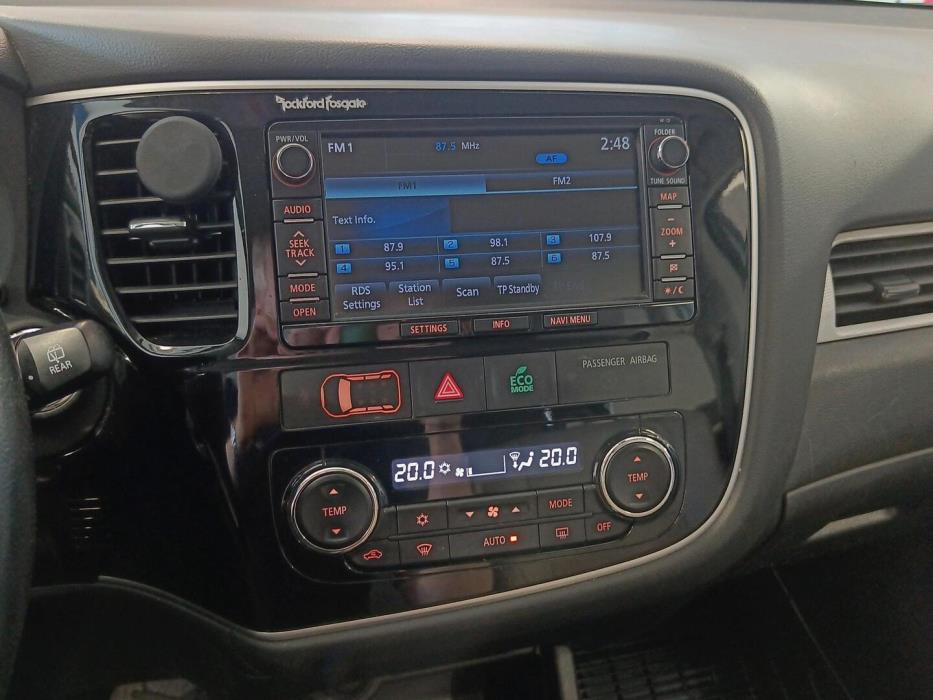 MITSUBISHI Outlander PHEV 2013