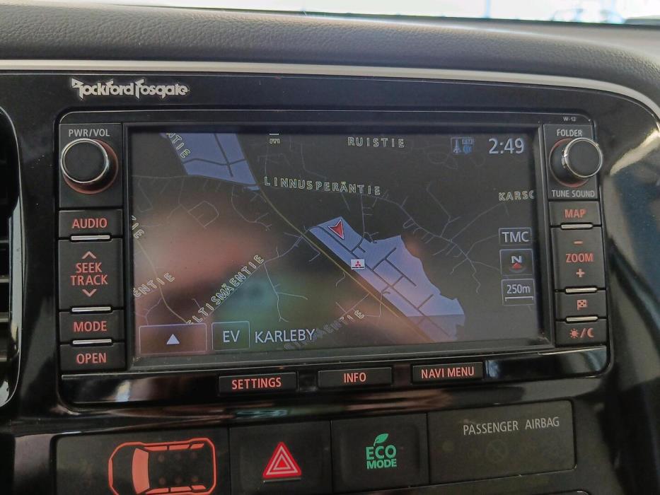 MITSUBISHI Outlander PHEV 2013