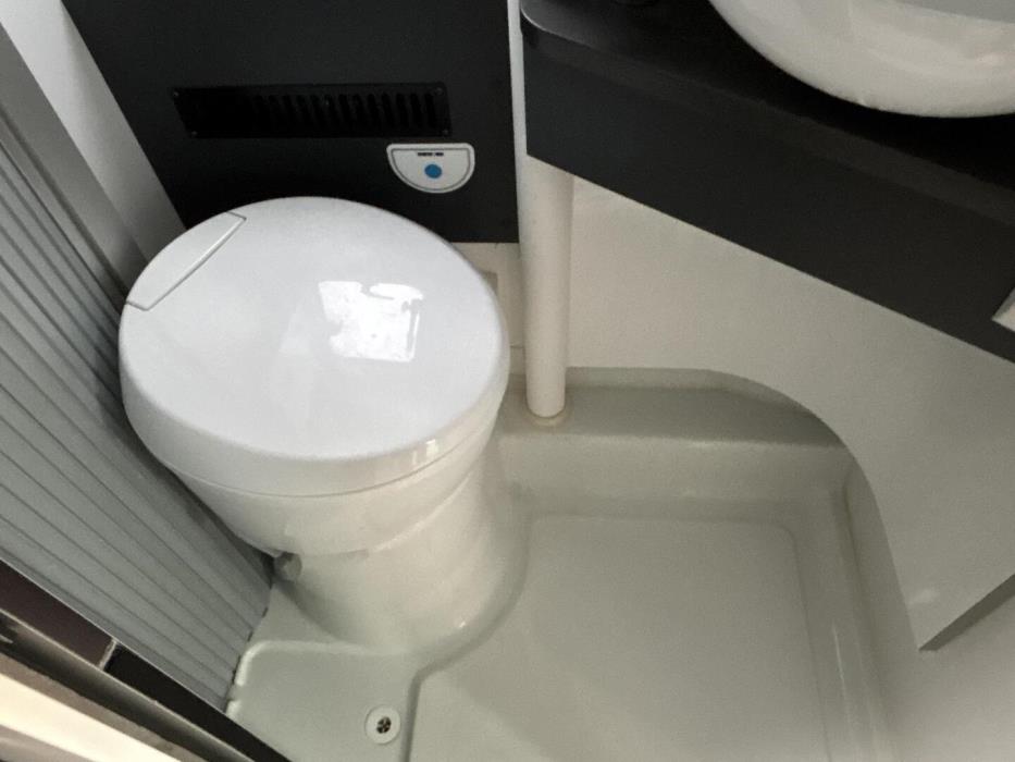 ADRIA TWIN 640 SLB 2021