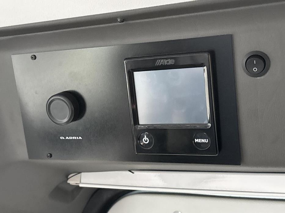 ADRIA TWIN 640 SLB 2021