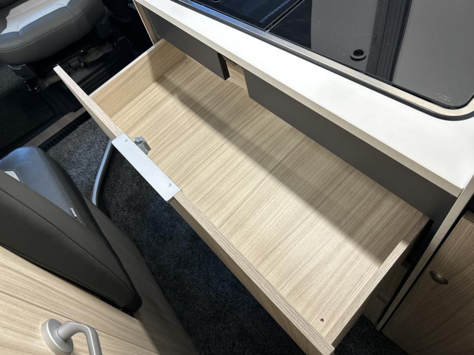 ADRIA TWIN 640 SL AXESS 2024