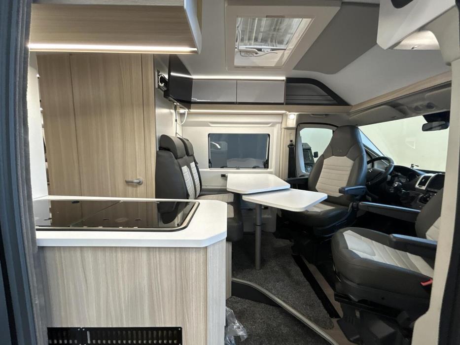 ADRIA TWIN 640 SL AXESS 2024