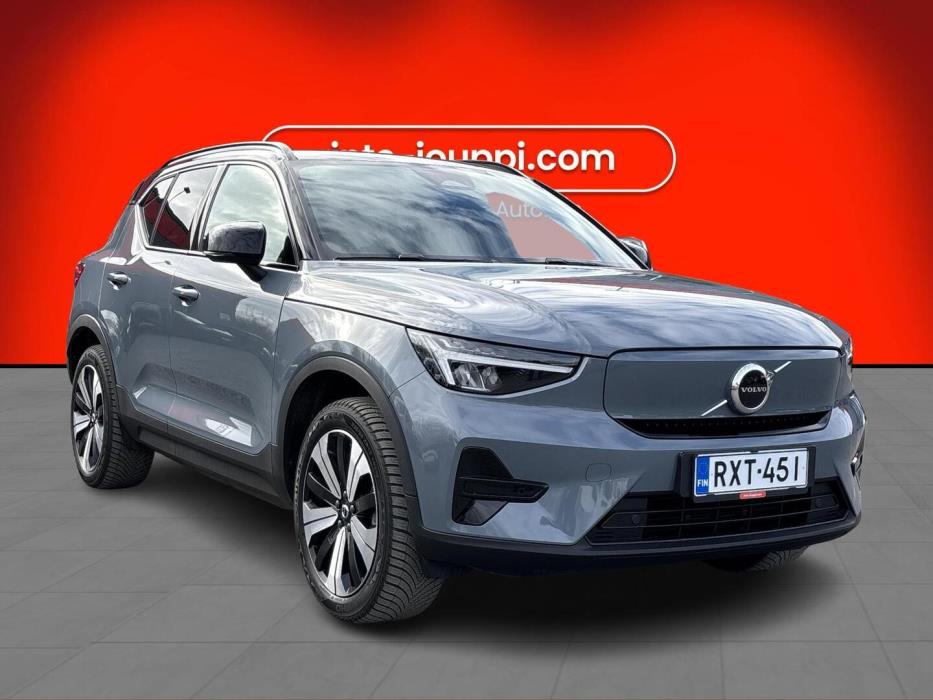 VOLVO XC40 2023