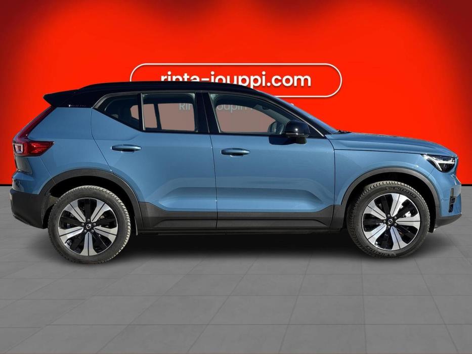 VOLVO XC40 2023