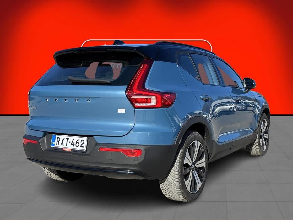 VOLVO XC40 2023