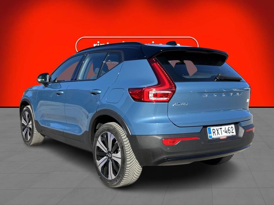 VOLVO XC40 2023
