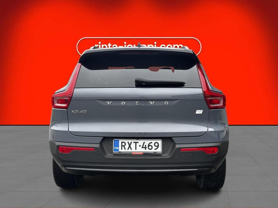 VOLVO XC40 2022