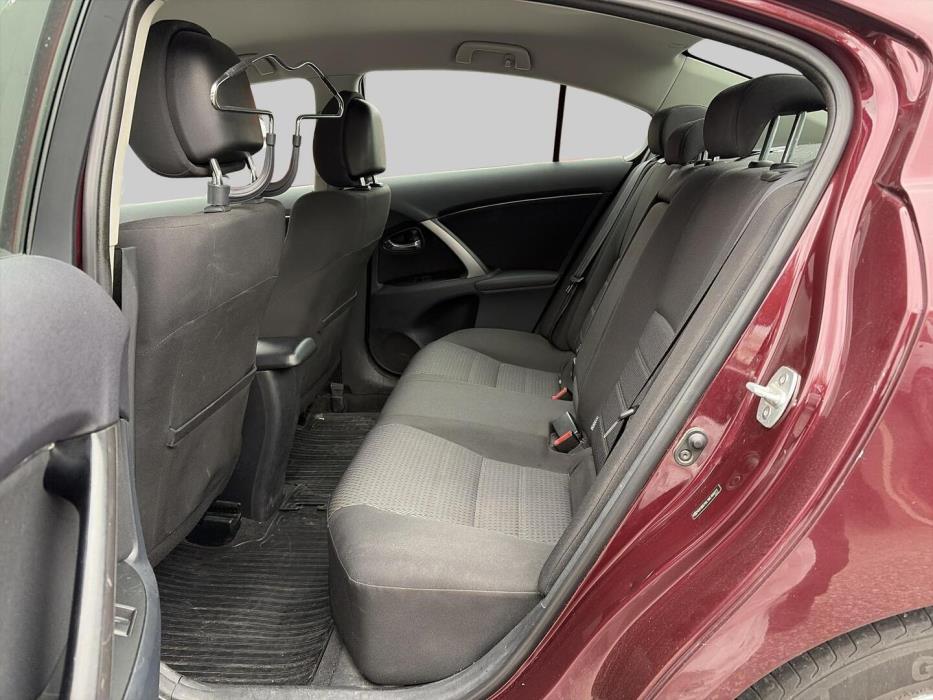 TOYOTA Avensis 2013