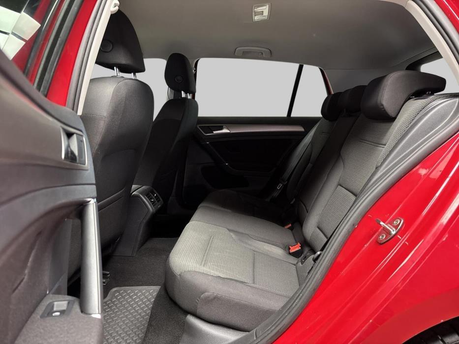 VOLKSWAGEN Golf 2014